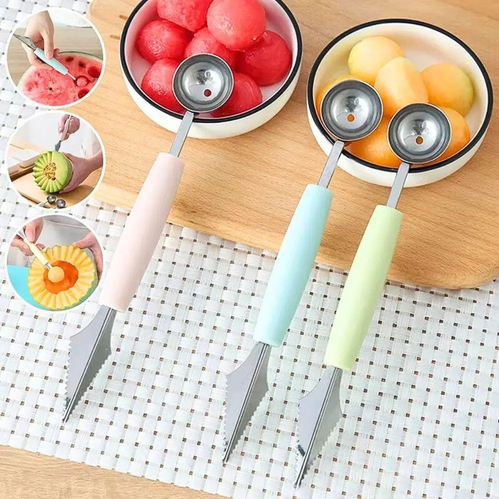1pc Stainless Steel Double-Ended Fruit Carving Spoon Green/Pink/Blue Ice Cream Spoon Salad Dessert Corrugated Decoration Creative Watermelon Cantaloupe Ball Digger Multifunctional Kitchen Tool YMY
