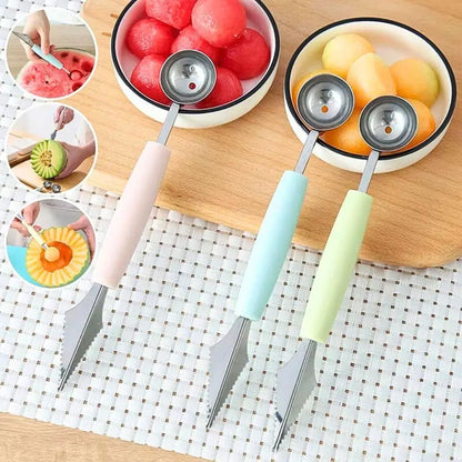 1pc Stainless Steel Double-Ended Fruit Carving Spoon Green/Pink/Blue Ice Cream Spoon Salad Dessert Corrugated Decoration Creative Watermelon Cantaloupe Ball Digger Multifunctional Kitchen Tool YMY