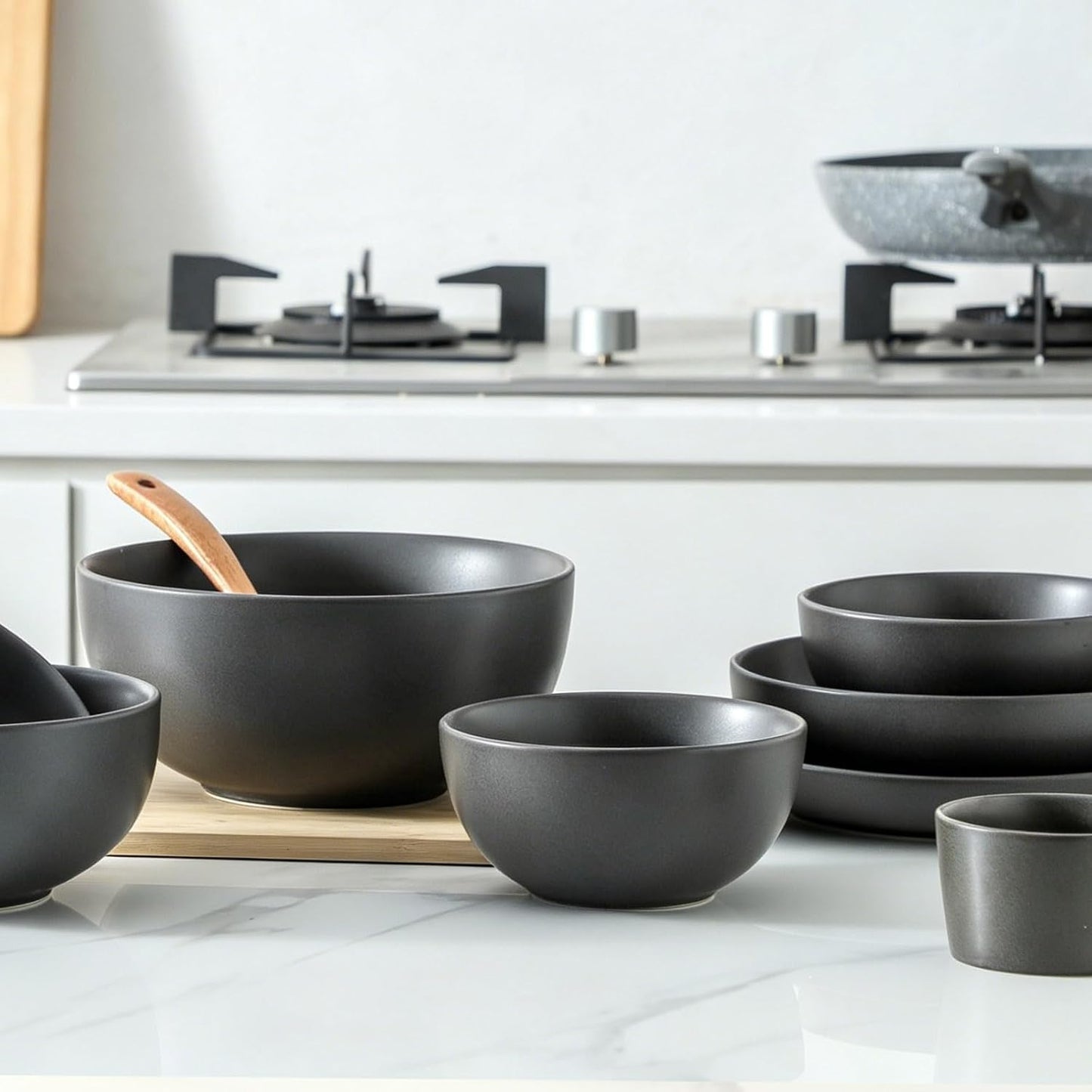 Cereal Bowls, 24 oz Soup Bowls Set of 4, Ceramic Bowls Set for Salad, Fruit, Breakfast, Dessert, Stoneware Bowls for Kitchen, Dishwasher & Microwave Safe, Matte Black