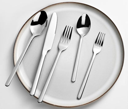40 Piece Silverware Set, Flatware Set for 8, 18/10 Stainless Steel Cutlery Set Mirror Polished Modern Design Dishwasher Safe