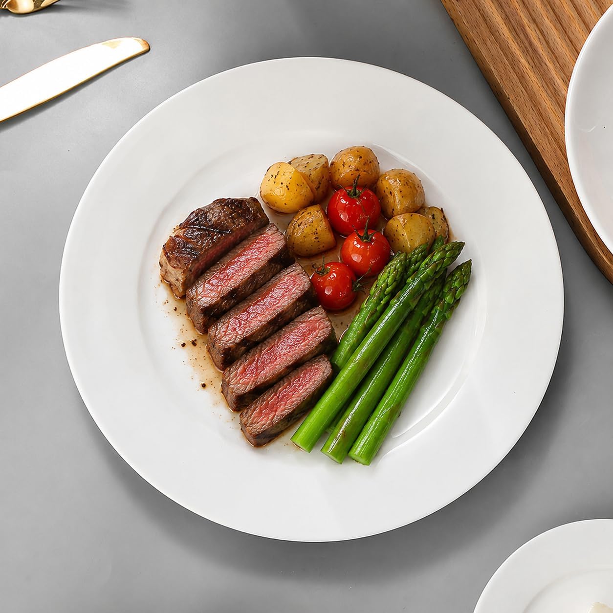 White Ceramic Dinner Plates Set of 4, 10 Inch Porcelain Dinner Plates for Salad, Pasta, and Steak – Microwave and Dishwasher Safe Dinnerware
