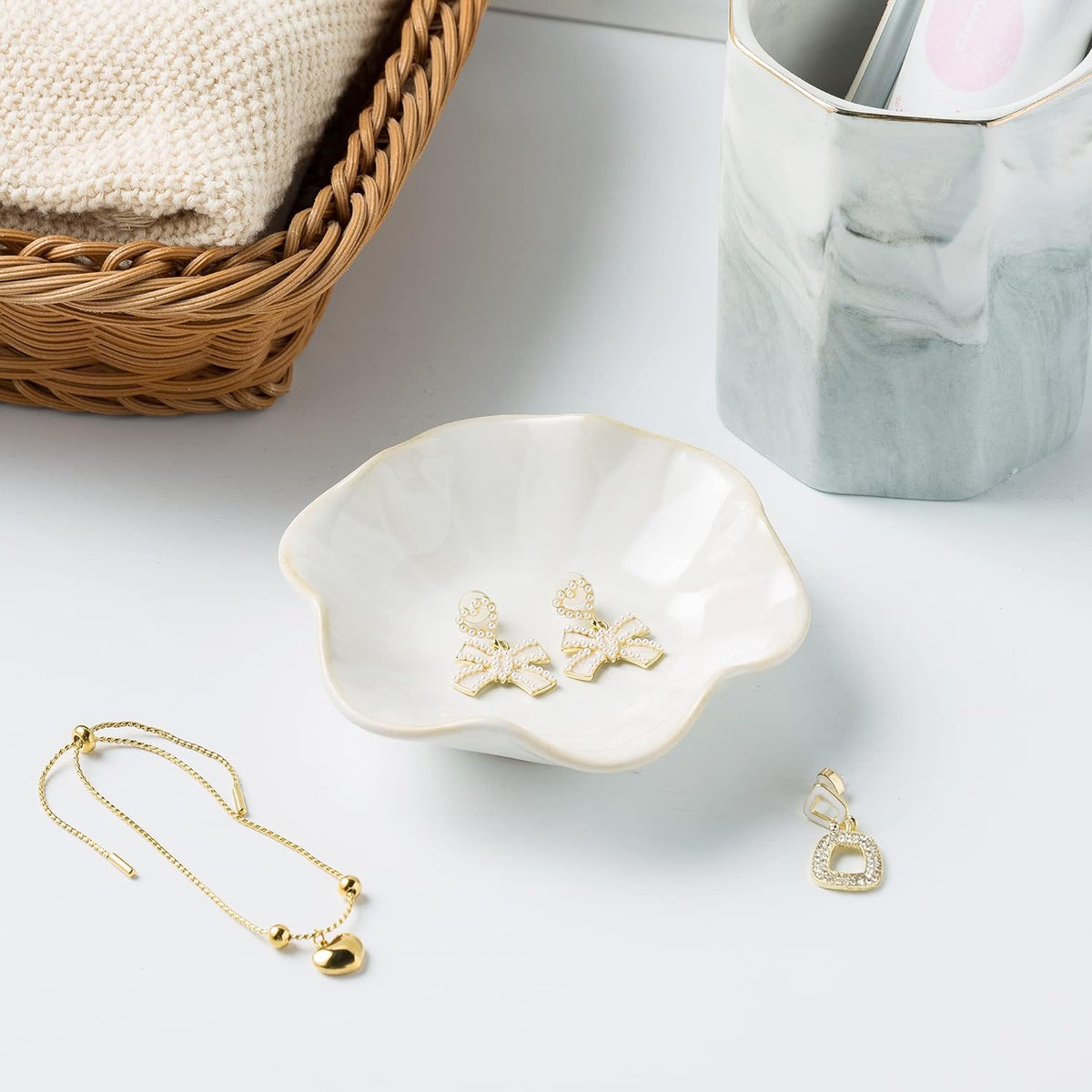 BEUNAIZER Jewelry Dish Tray, Ring Dish, Ceramic Trinket Tray, Key Bowl | Decorative plate style keeps earrings, necklaces and small items easy to see, suited for friends, daughters and mothers.