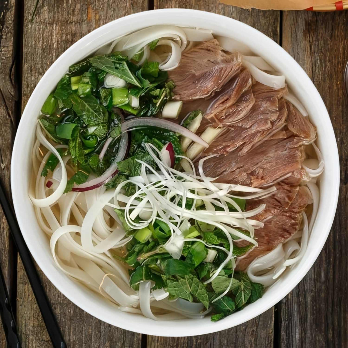 60 oz Large Soup, Ramen, Pho, Noodle, and Salad Bowl Set of 3, 8 in White Ceramic Bowls, Versatile & Microwave Safe