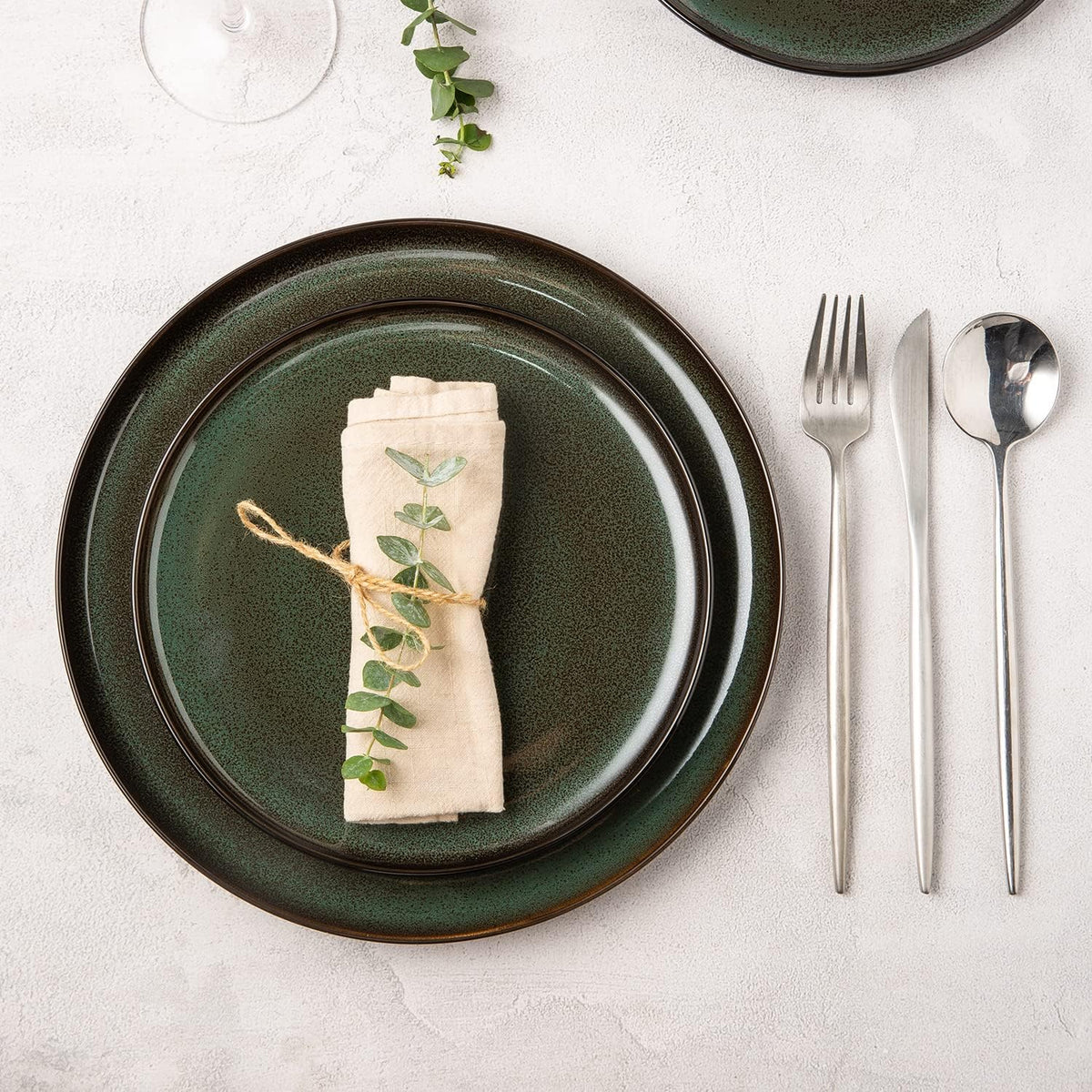 LERATIO Ceramic Dinner Plates Set of 4,10.5 Inch Reactive Glaze Plate Sets | Porcelain Modern Shape Dinnerware Dishes Set for Kitchen,Microwave&Dishwasher&Oven Safe,Scratch Resistant-Green