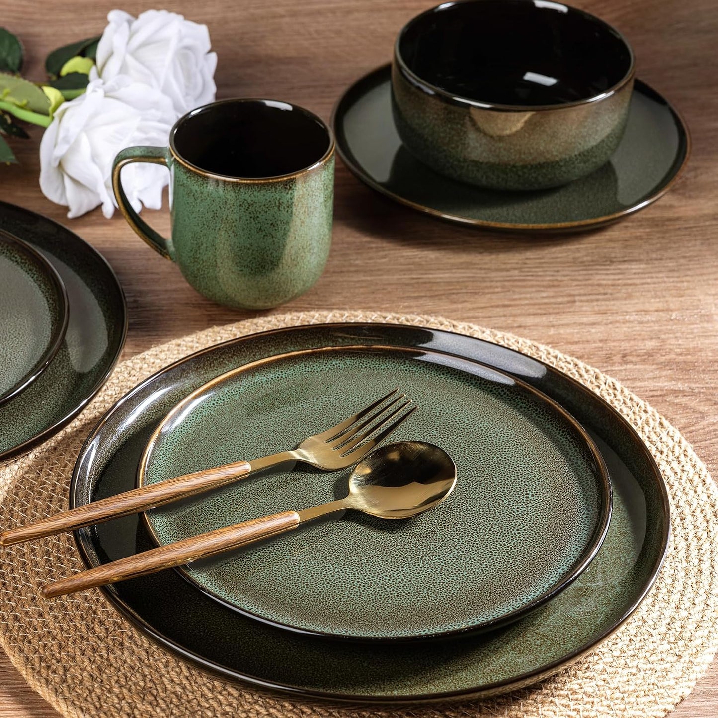 LERATIO Ceramic Dinner Plates Set of 4,10.5 Inch Reactive Glaze Plate Sets | Porcelain Modern Shape Dinnerware Dishes Set for Kitchen,Microwave&Dishwasher&Oven Safe,Scratch Resistant-Green